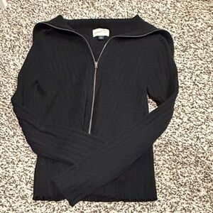 Black double zipper top